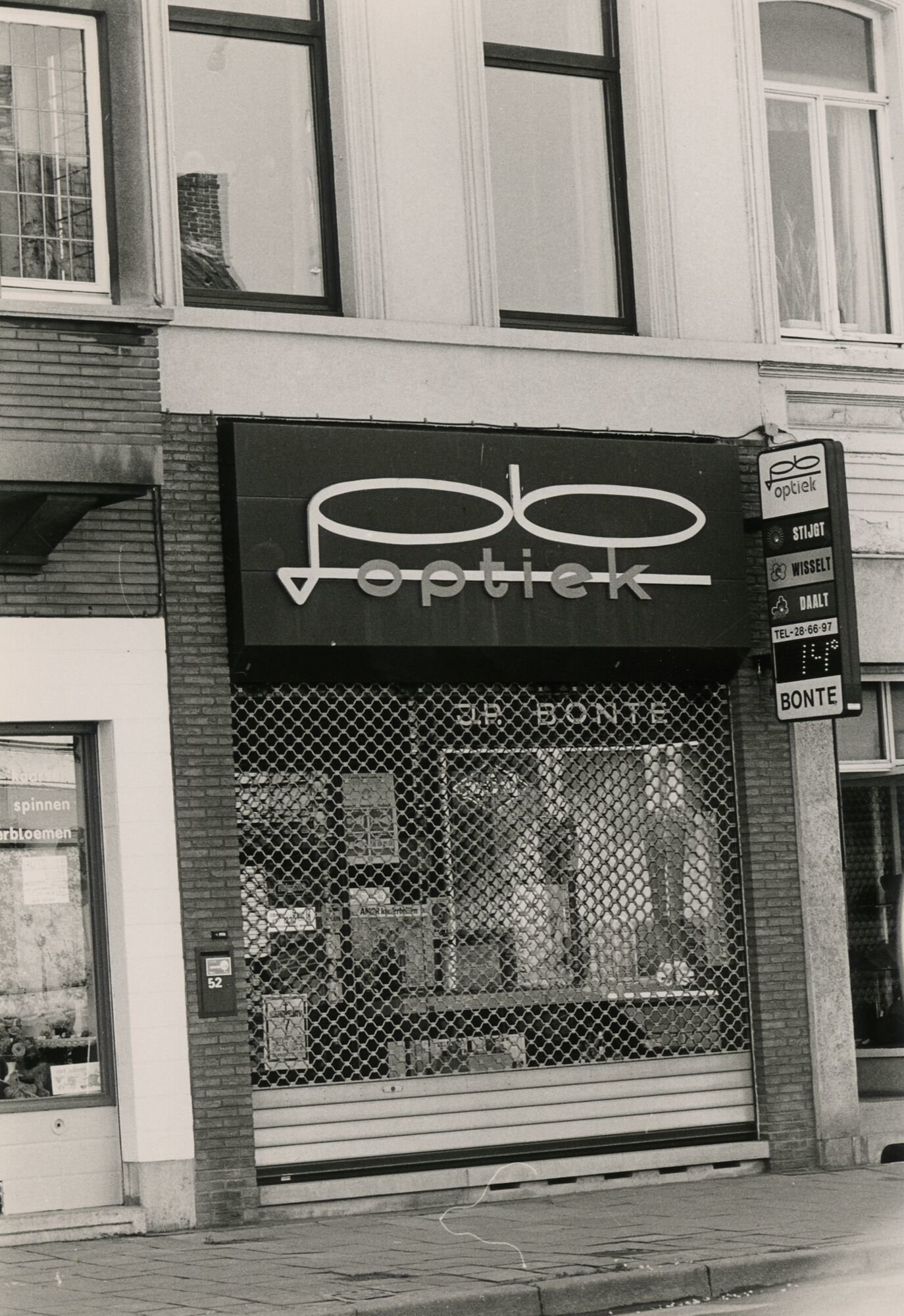 Etalage van optiek JP Bonte in Gent