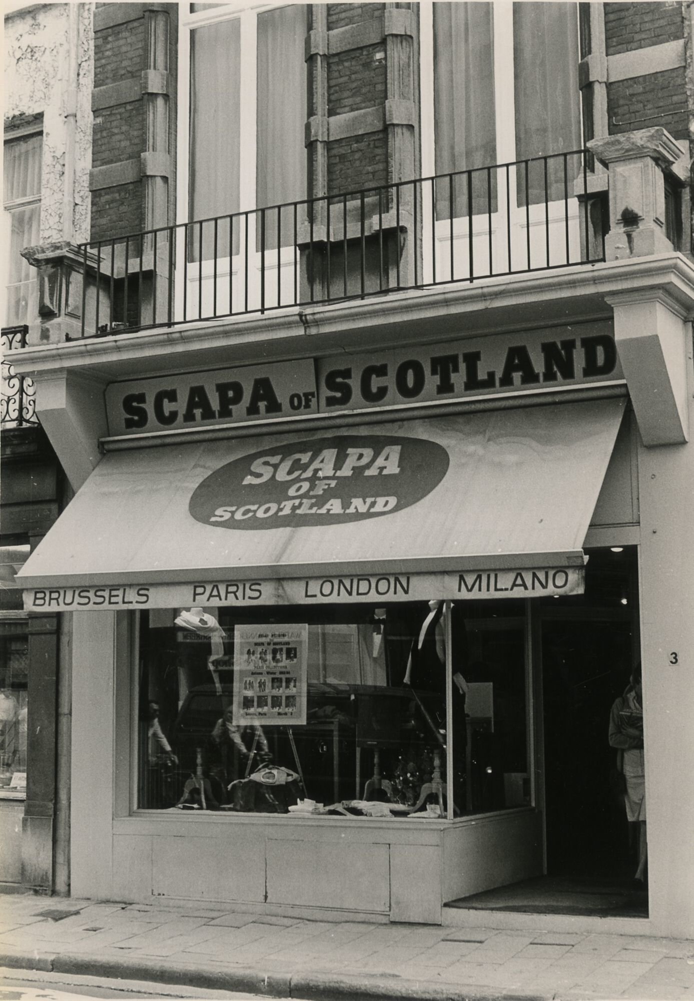 Etalage van kledingwinkel Scapa of Scotland in Gent