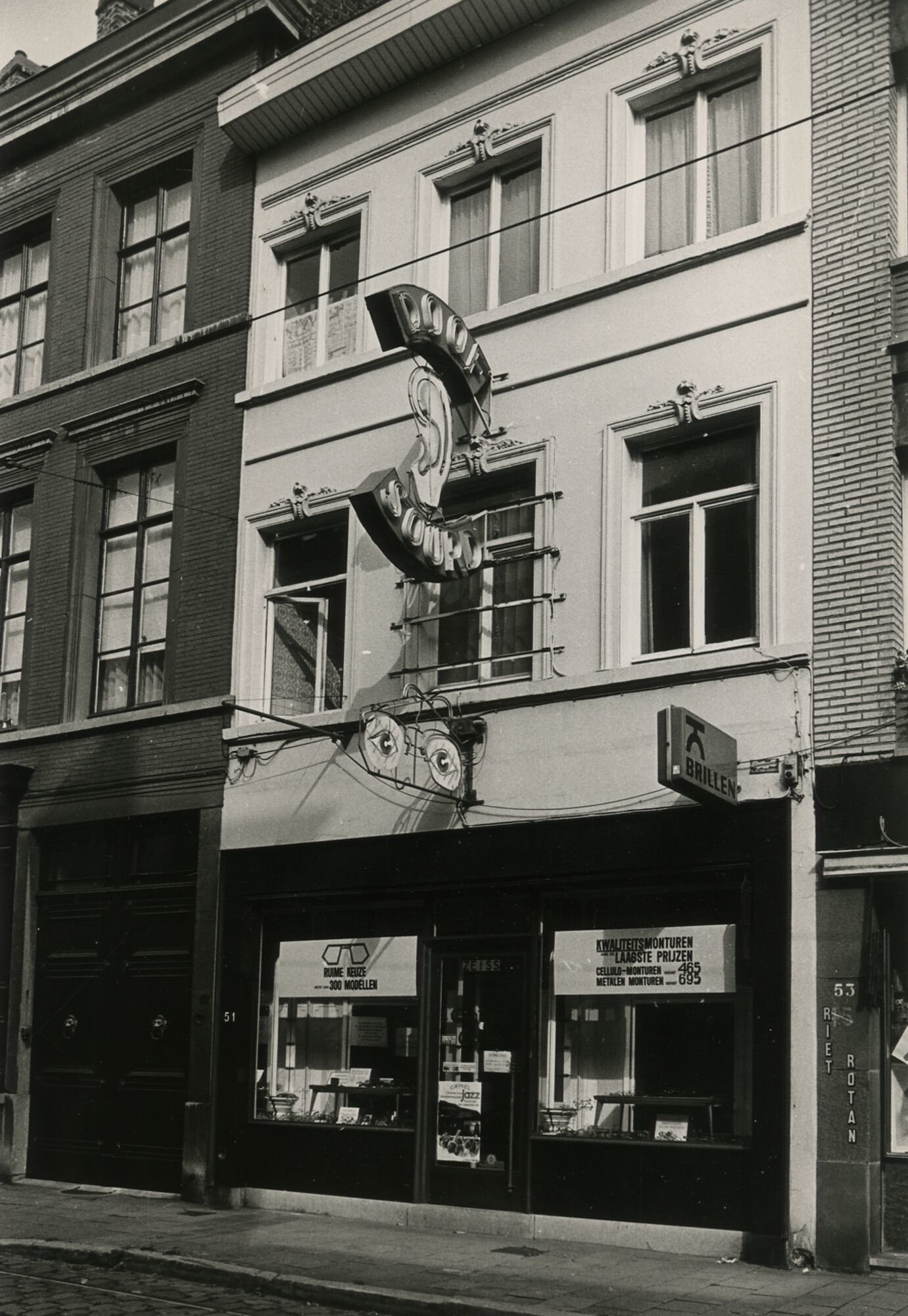 Etalage van een optiek in Gent