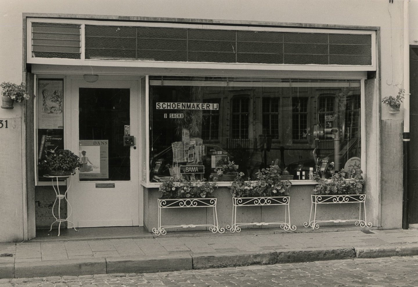 Etalage van schoenmaker Sackx J. in Gent