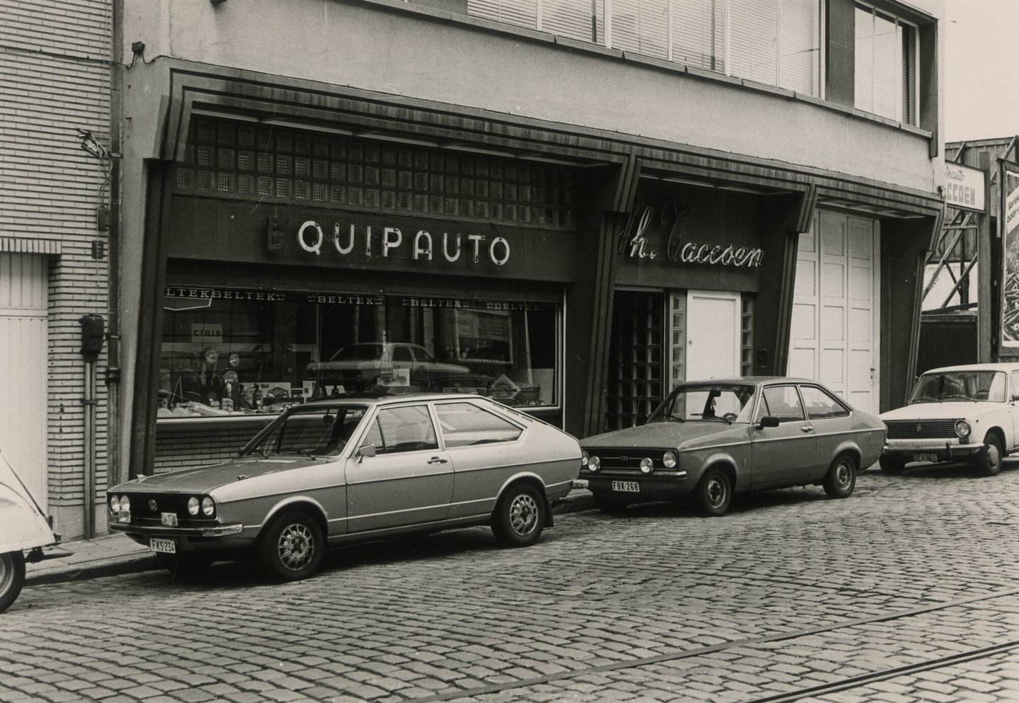 Etalage van autoaccessoires Taccoen in Gent
