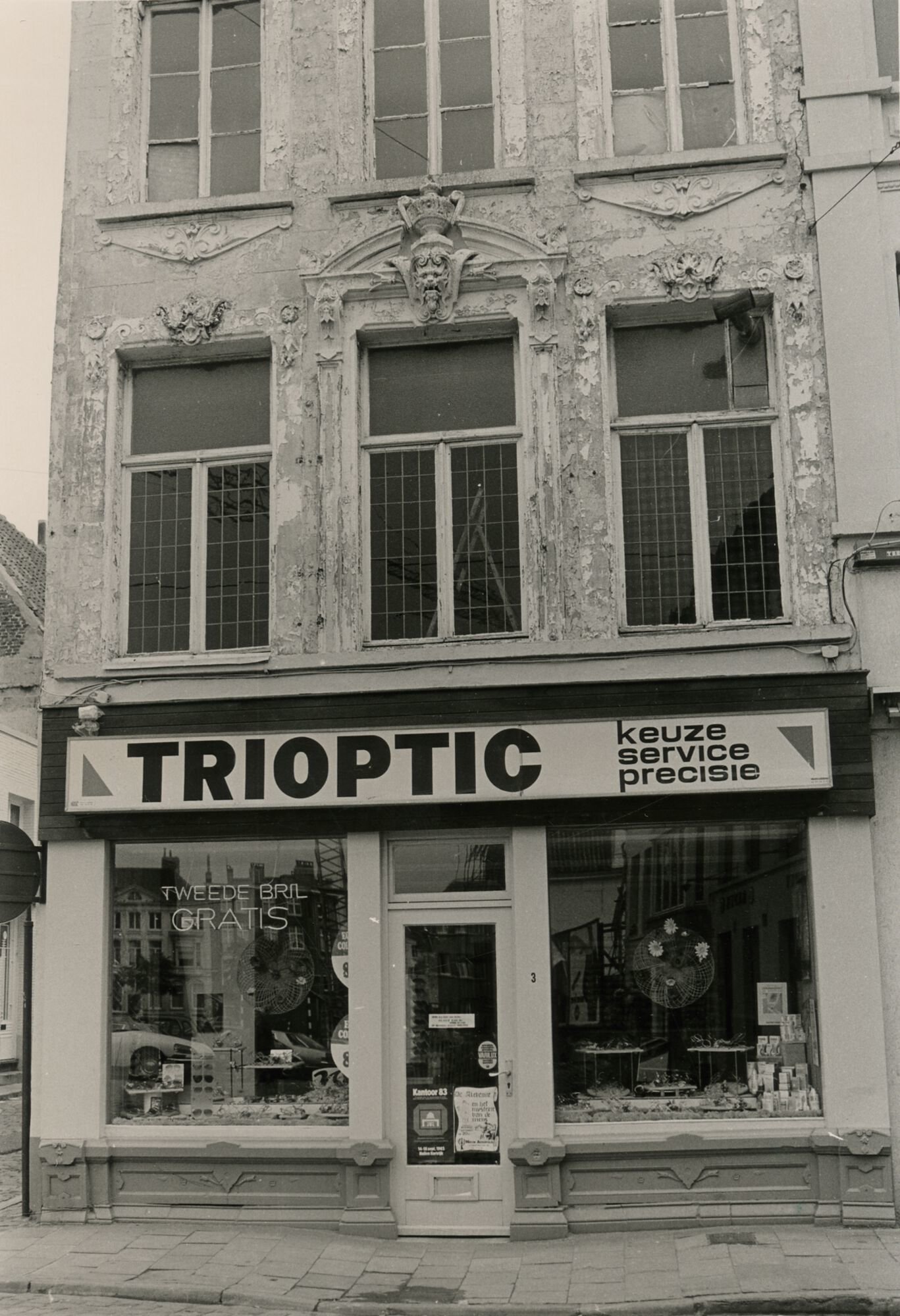 Gevel van optiek Trioptic in Gent