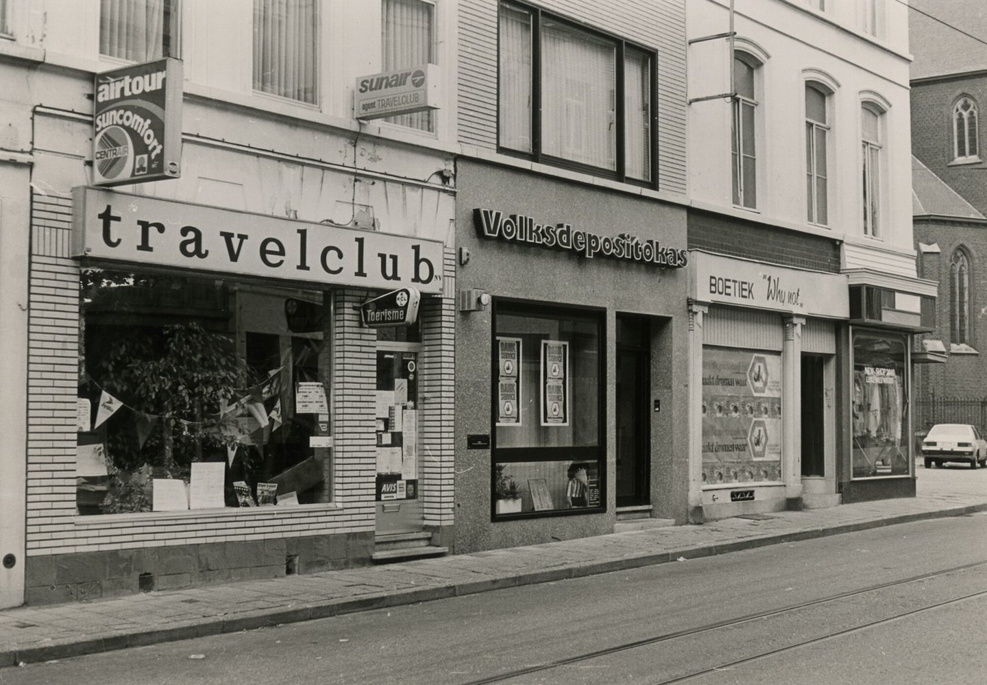 Straatbeeld met gevels en etalages in Gent