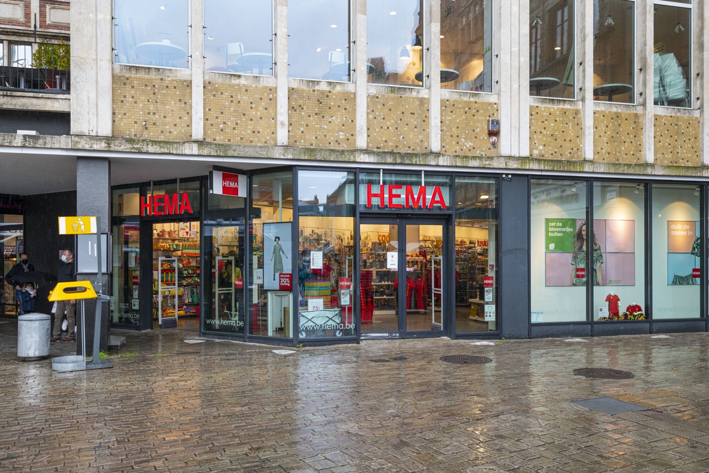 Toegang van warenhuis HEMA in Gent