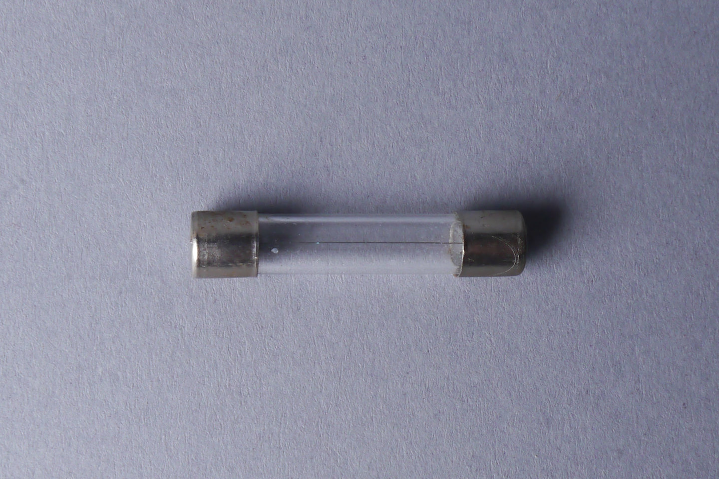 Kleine glaszekering zonder merk