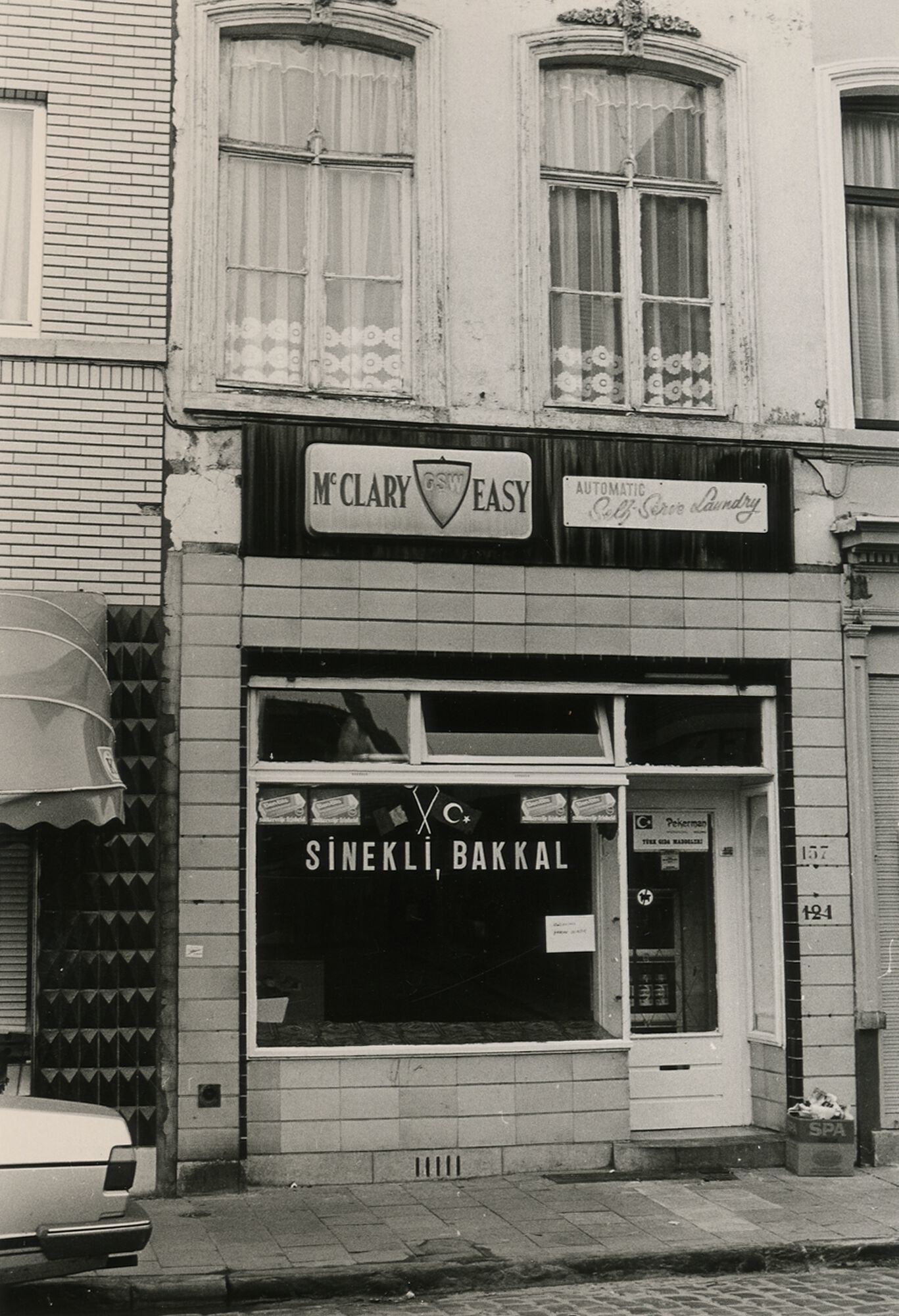 Gevel van leegstaand winkelpand Sinekli - Bakkal in Gent