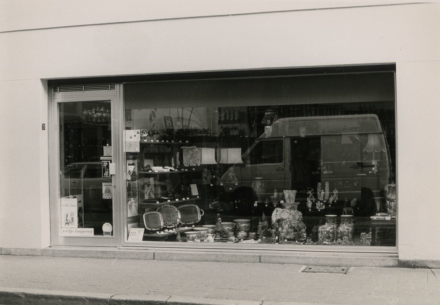 Etalage van een woonwinkel in Gent