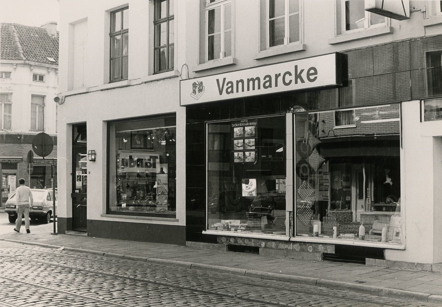 Etalage van woonwinkel Van Marcke