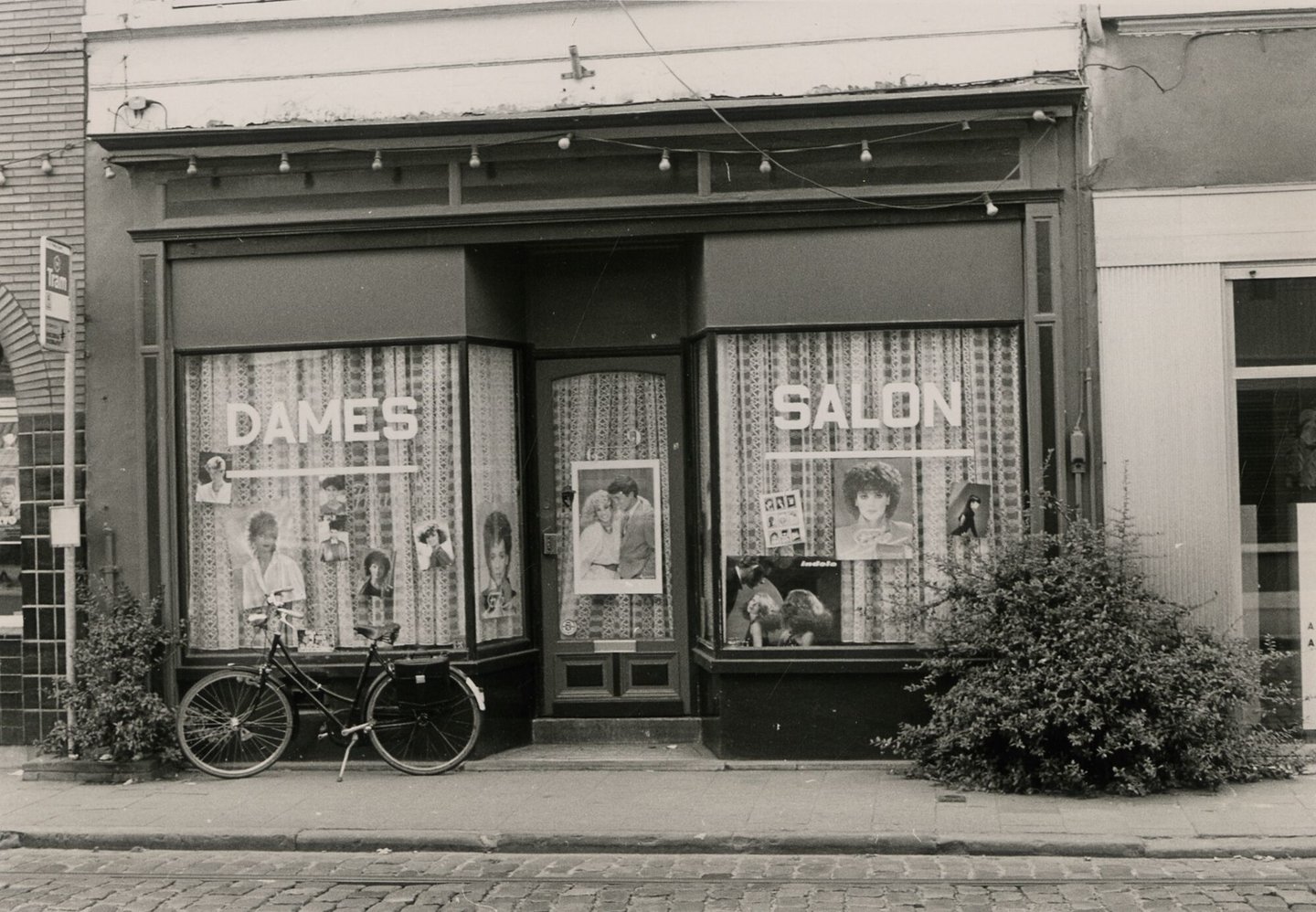 Etalage van een kapsalon in Gent