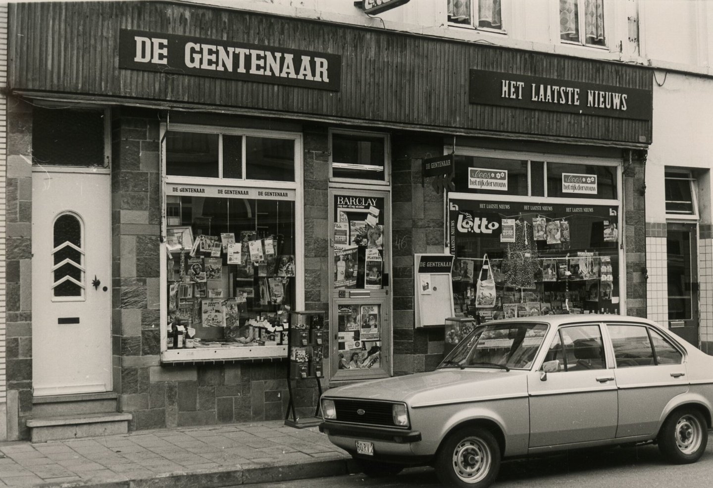 Etalage van een dagbladhandel in Gent