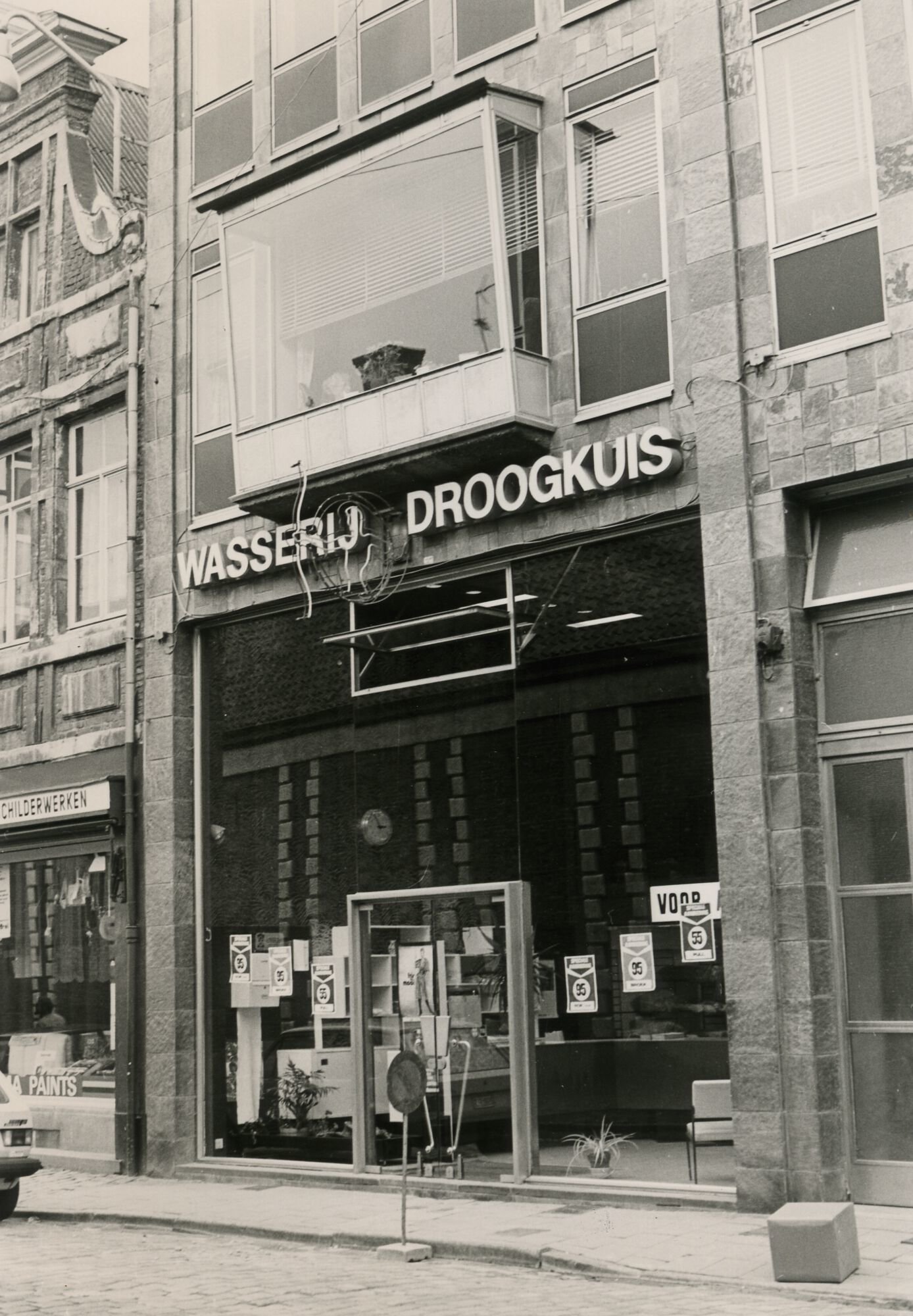 Etalage van een wasserij - droogkuis in Gent