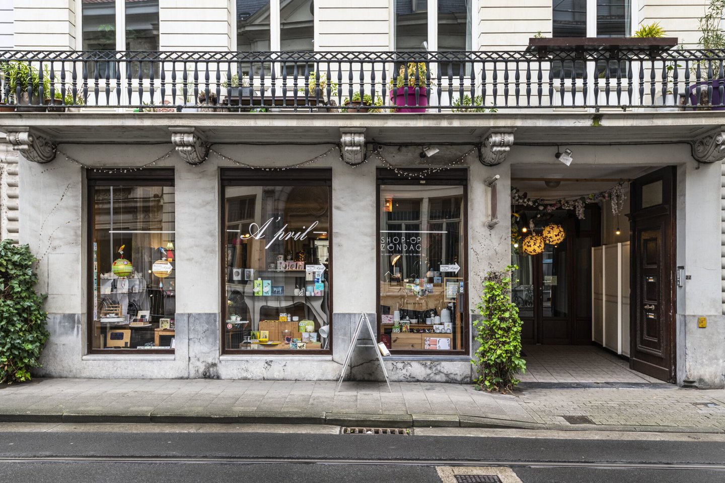 Etalage van woonwinkel A'pril in Gent