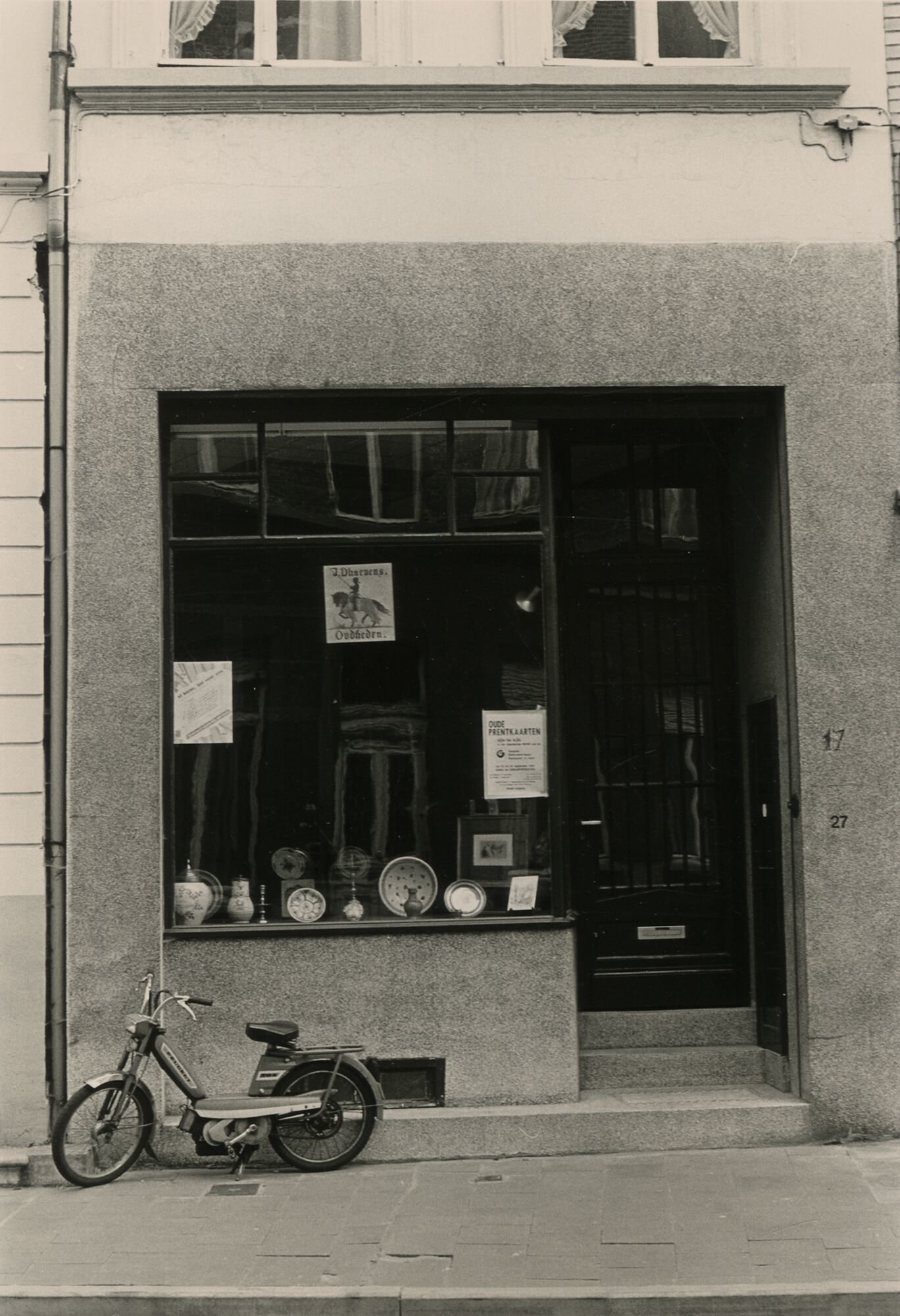 Etalage van een antiekhandel in Gent