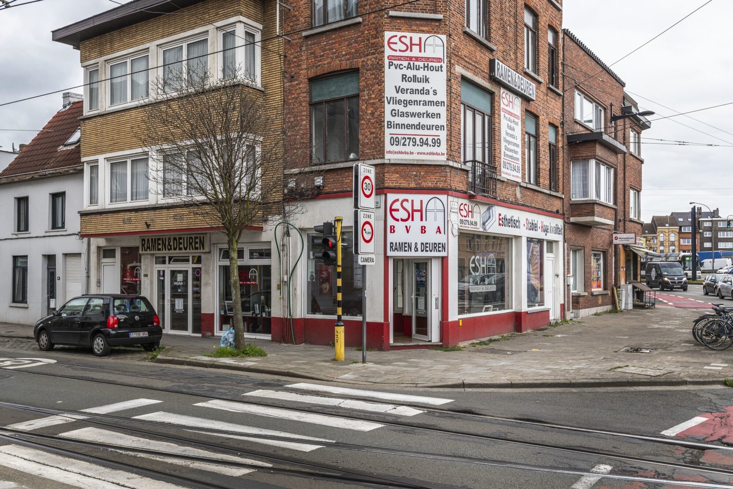 Etalage van ESH Ramen & Deuren in Gent