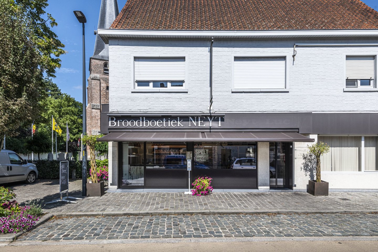 Etalage van bakkerij Broodboetiek Neyt in Desteldonk