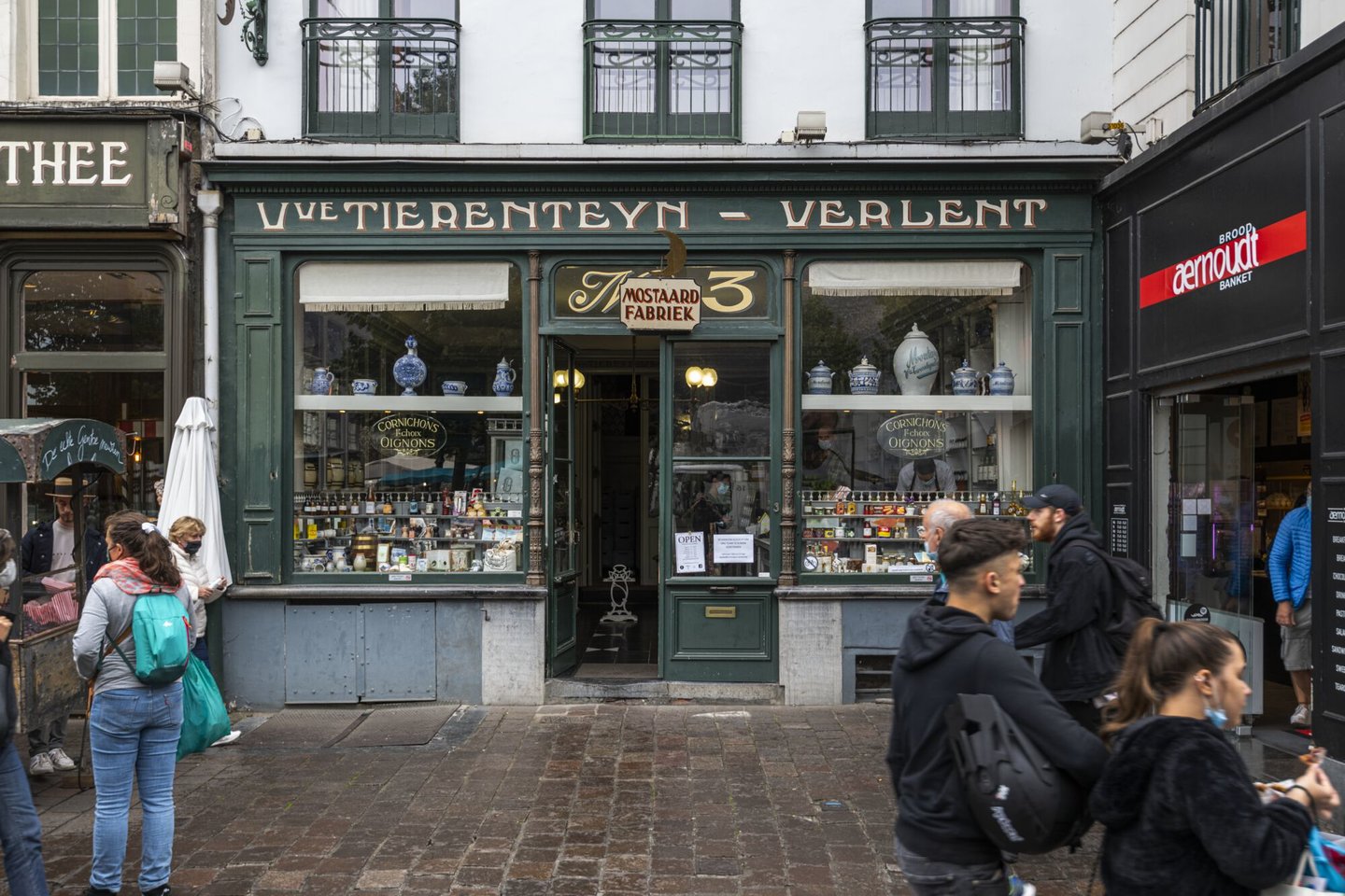 Etalage van mostaardfabriek en tafelzuren Tierenteyn Tierenteyn - Verlent in Gent