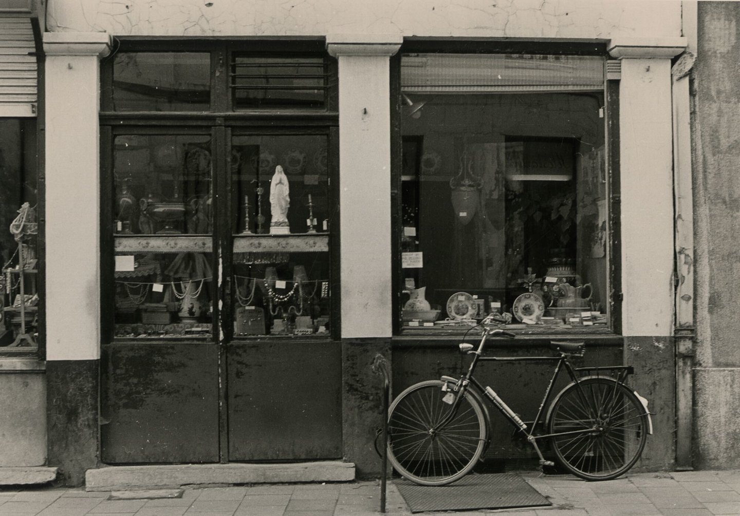 Etalage van een antiekhandel in Gent
