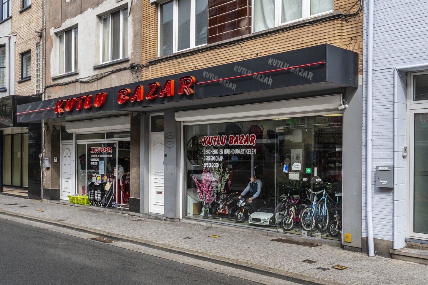 Etalage van Kutlu Bazar in Gent