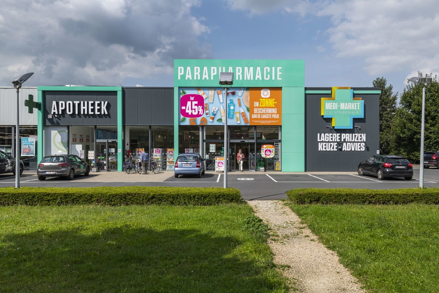 Etalage van apotheek Medi-Market in Gent