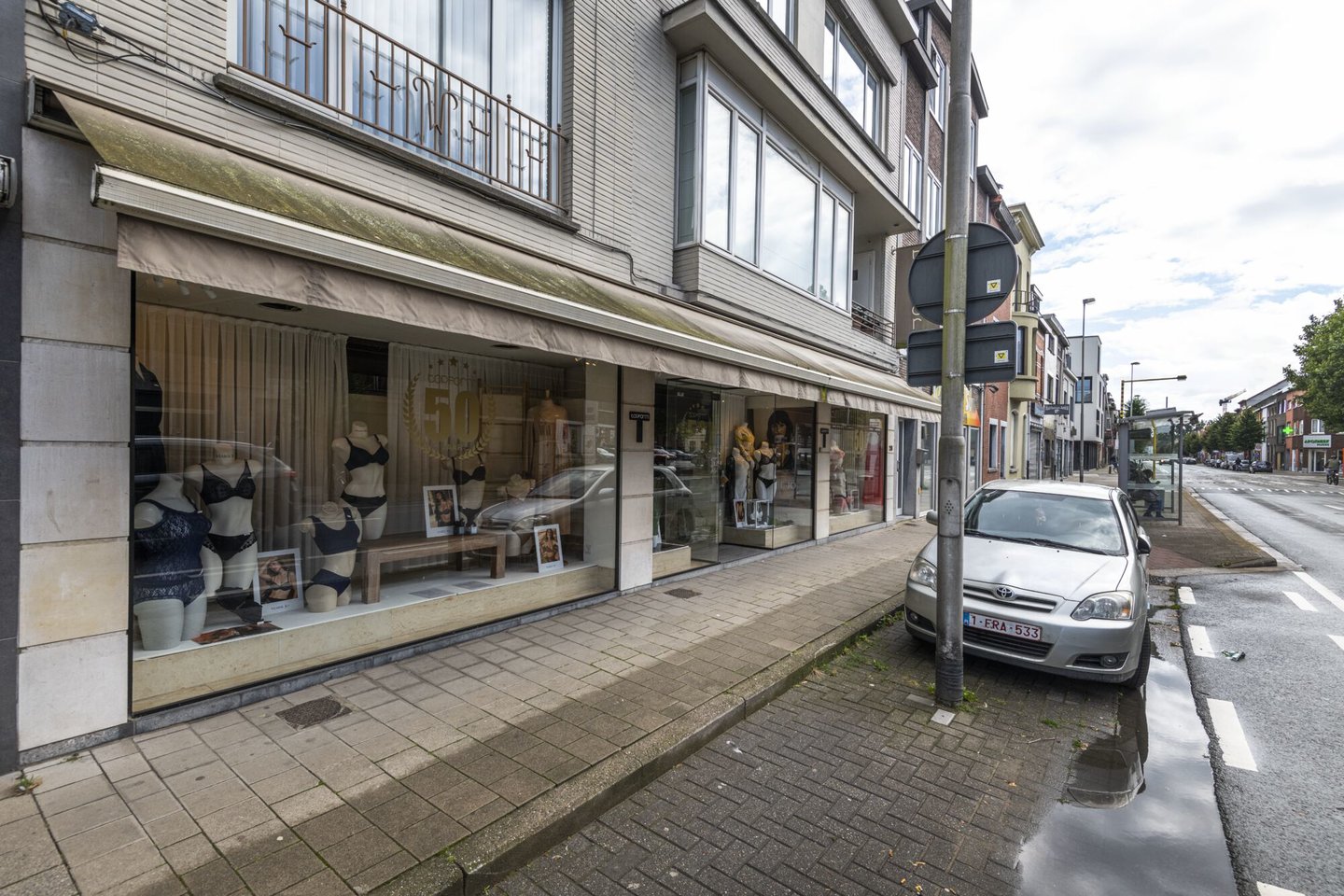Etalage van lingeriewinkel Martens-Blondia in Gent