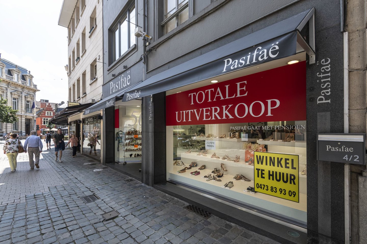 Etalage van schoenwinkel Pasifae in Gent