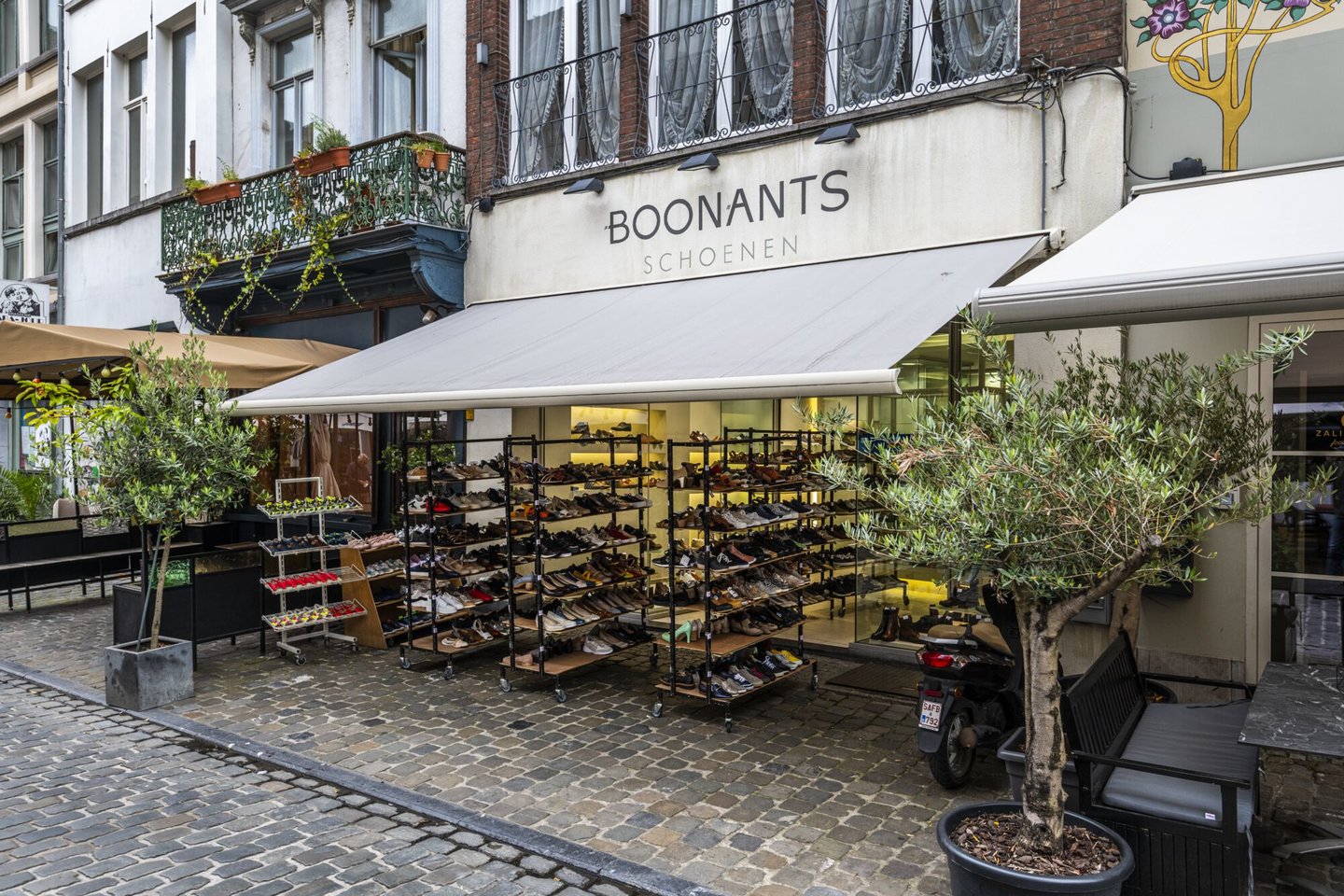 Etalage van schoenwinkel Boonants Schoenen in Gent