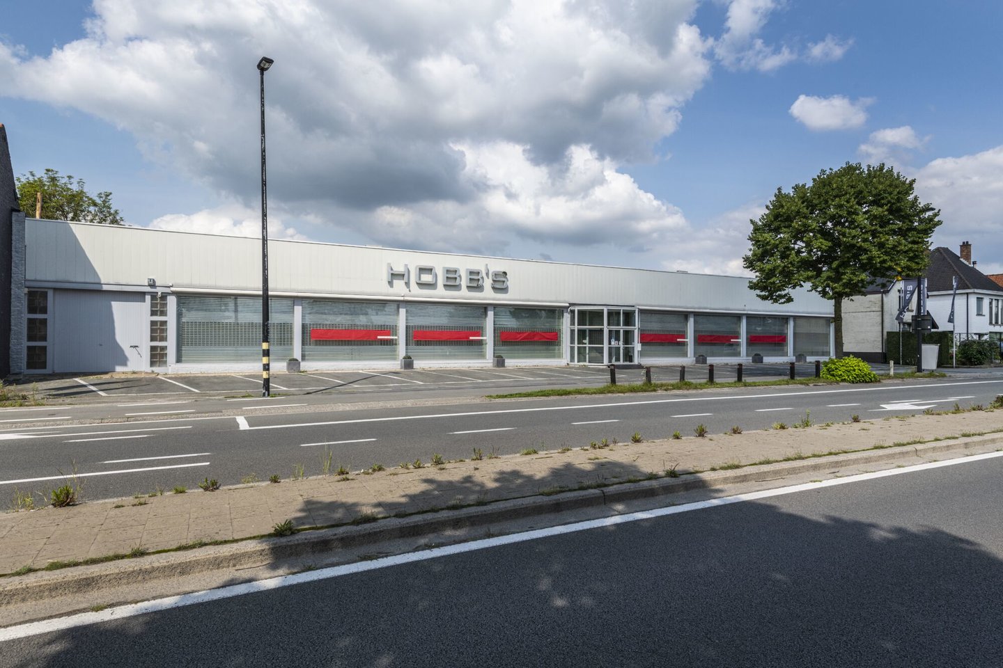 Etalage van een leegstaand handelspand in Gent