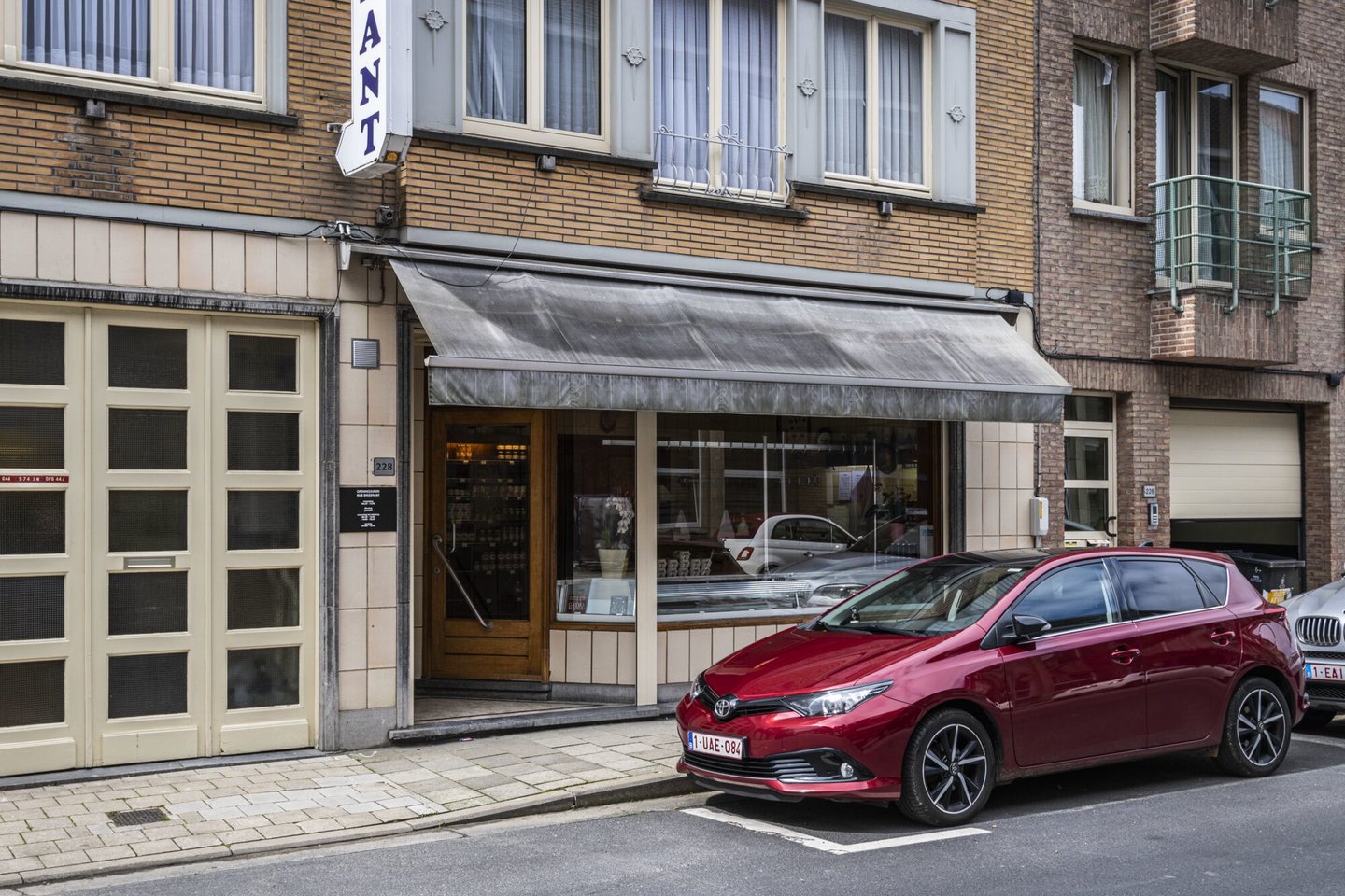 Etalage van Huis Diegenant, een poelier in Gent