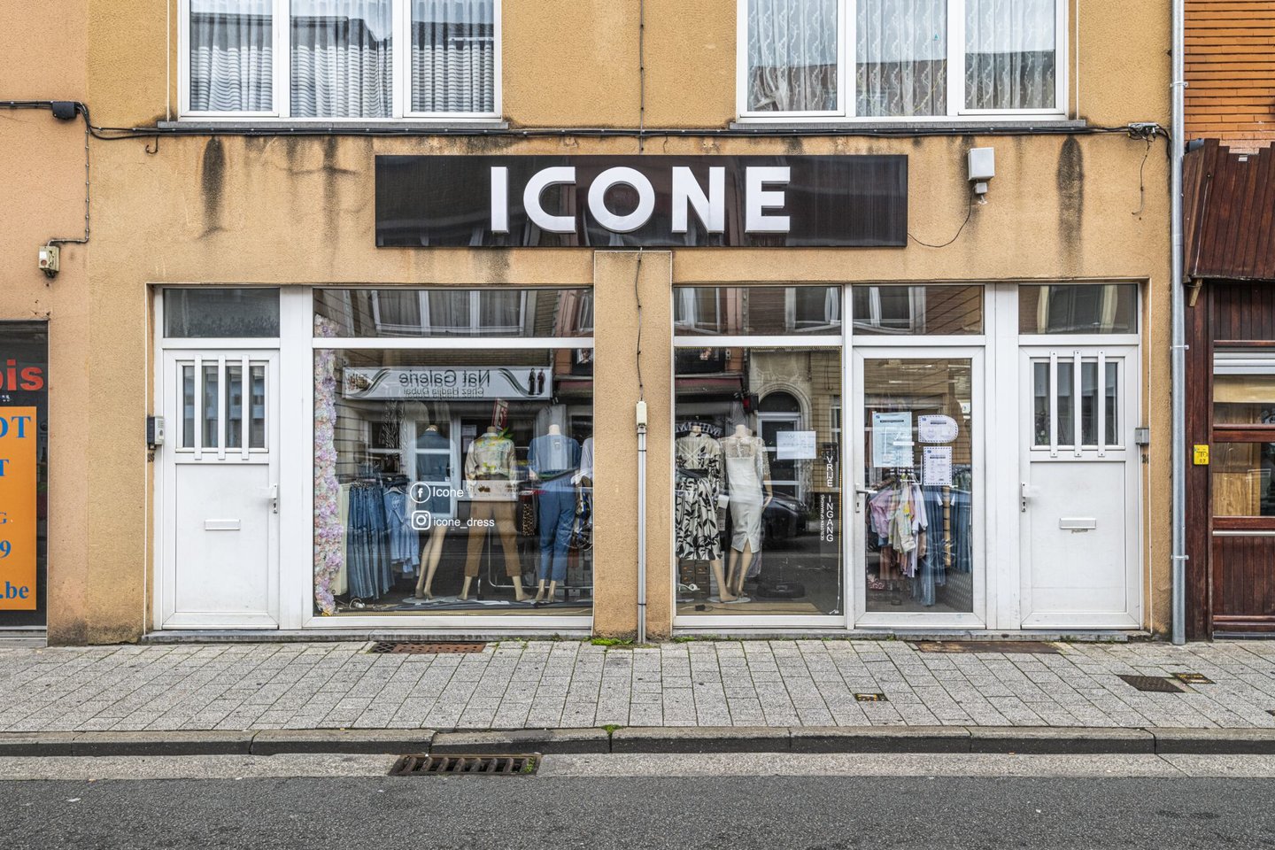 Etalage van kledingwinkel Icone in Gent