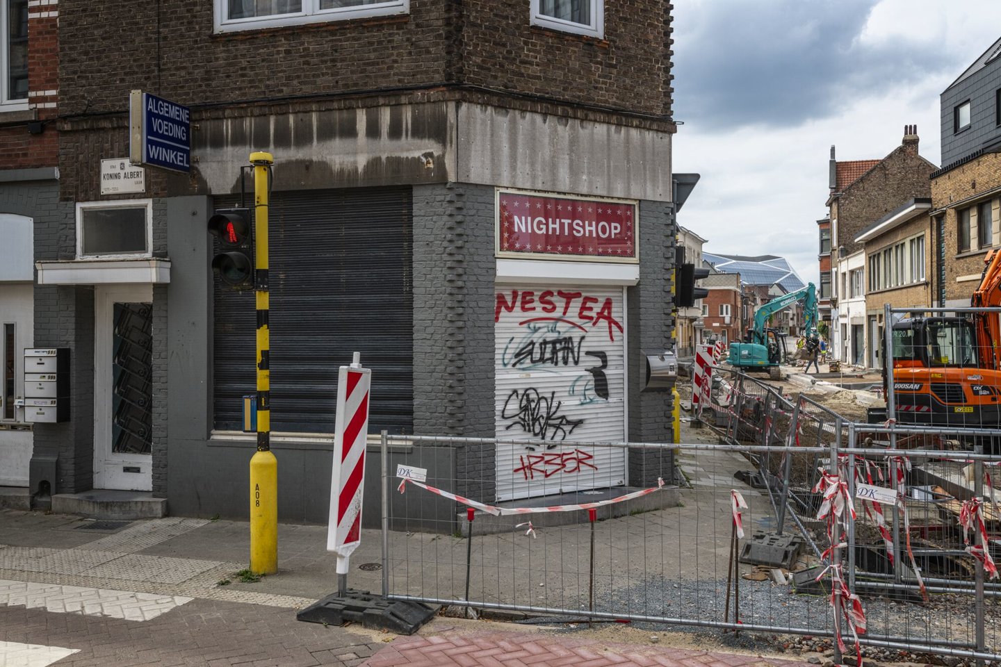 Etalage van een nachtwinkel in Gent