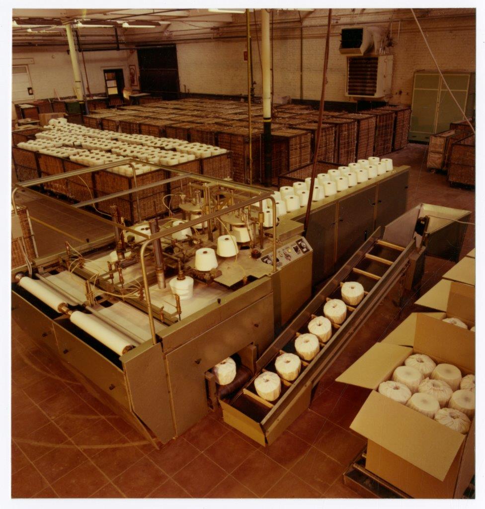 Binnenzicht van textielfabriek UCO Texas in Gent, ca. 1970.