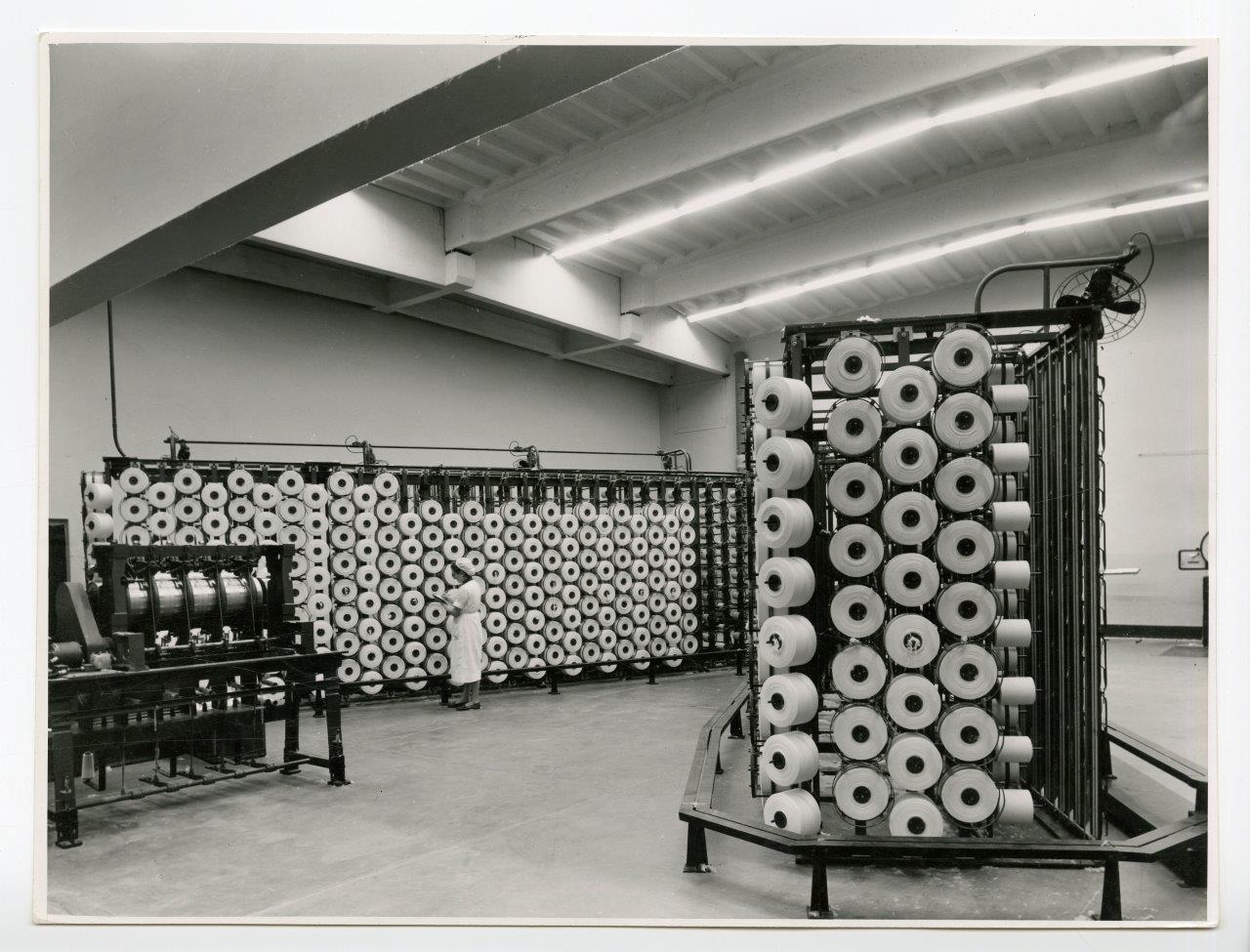 Een warpmolen type Barber-Colman Een warpmolen type Barber-Colman