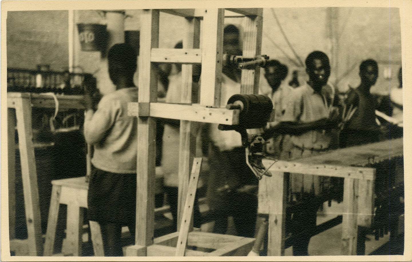 Opleidingscentrum van textielfabriek Filtisaf in Belgisch-Congo