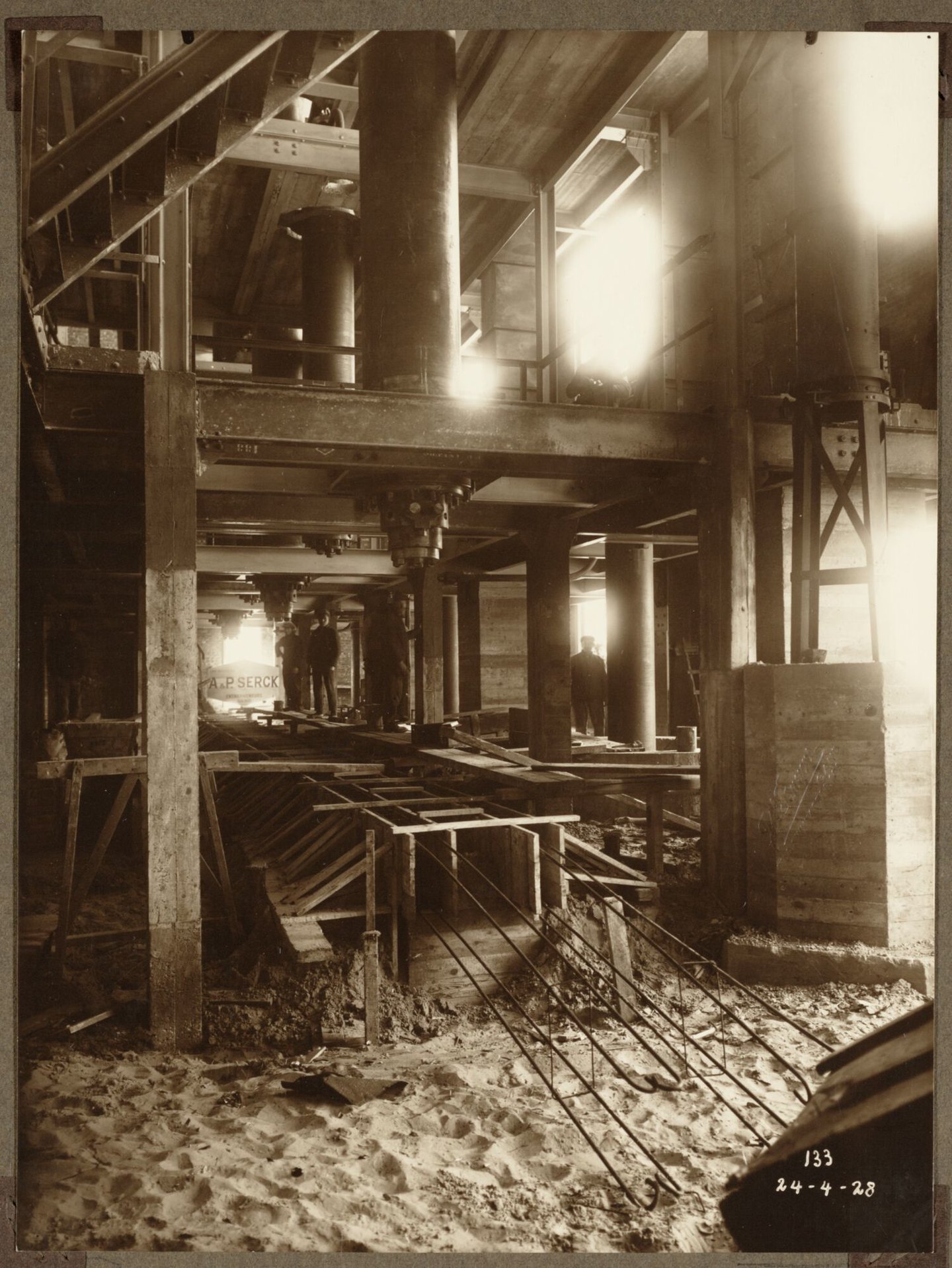 Bouw van katalyseruimte van ammoniakfabriek van cokesfabriek Kuhlmann in Zelzate