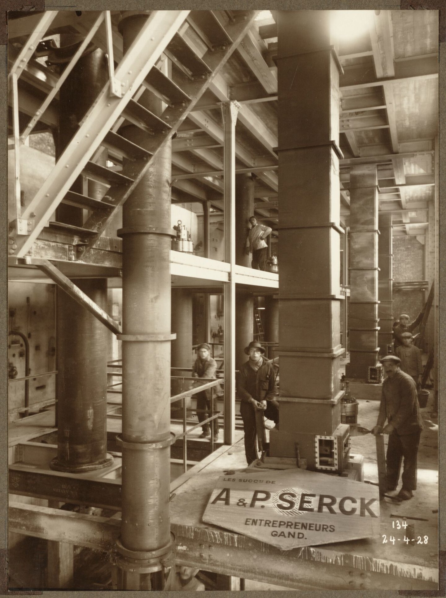 Bouw van katalyseruimte van ammoniakfabriek van cokesfabriek Kuhlmann in Zelzate