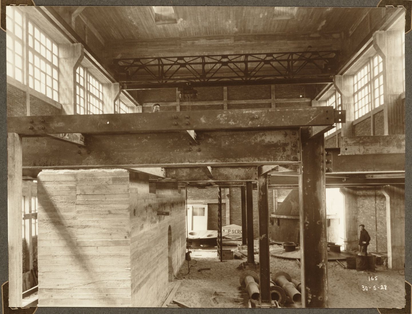 Bouw van sokkels voor centrifuges van sulfatatieatelier van cokesfabriek Kuhlmann in Zelzate