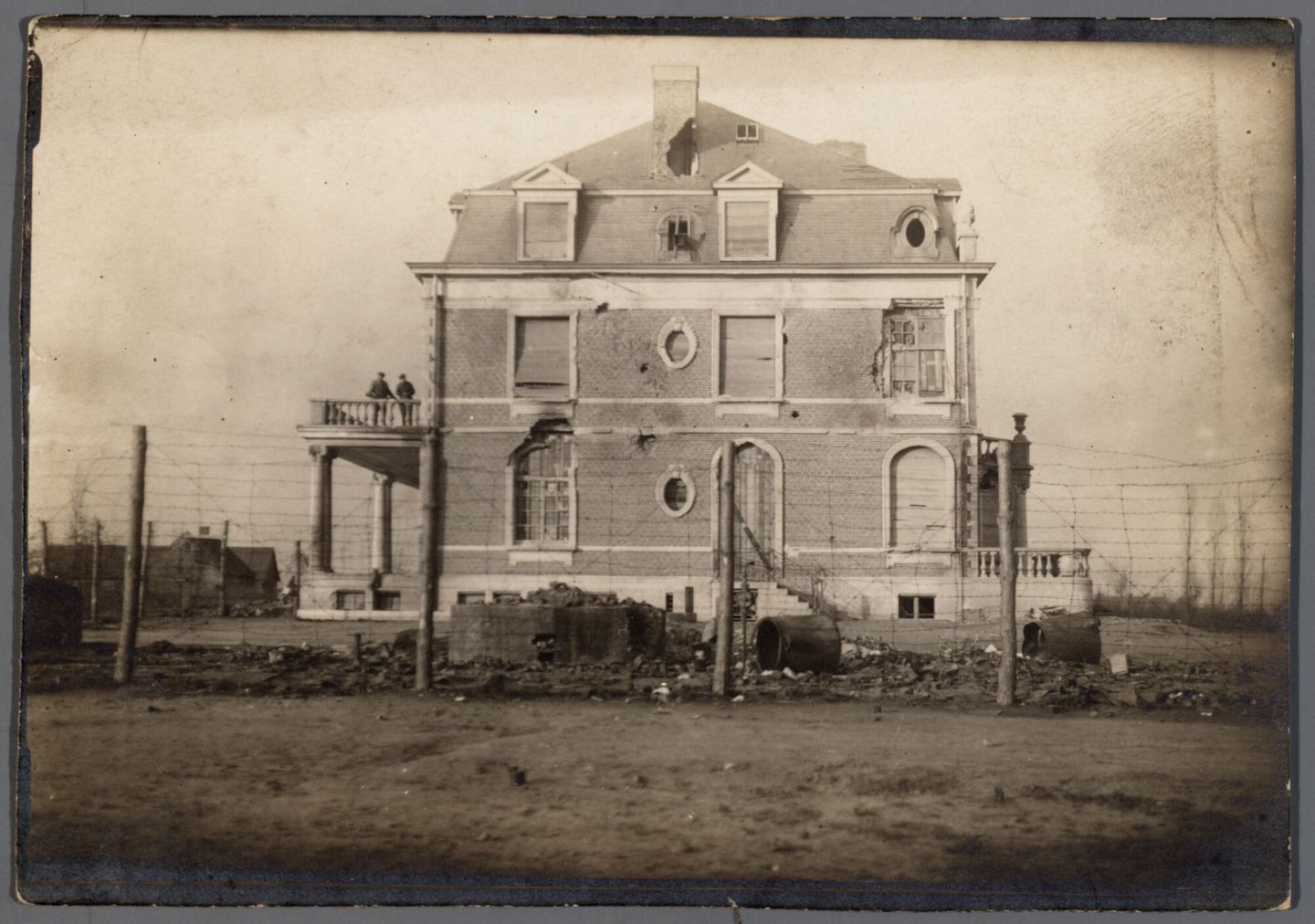 Bouw van kasteel Wallemote in Izegem