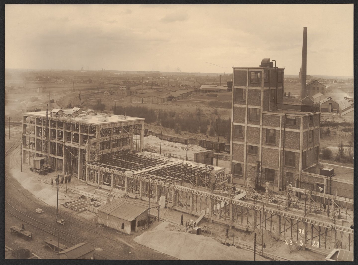 Bouw van zwavelzuurfabriek van cokesfabriek Kuhlmann in Zelzate