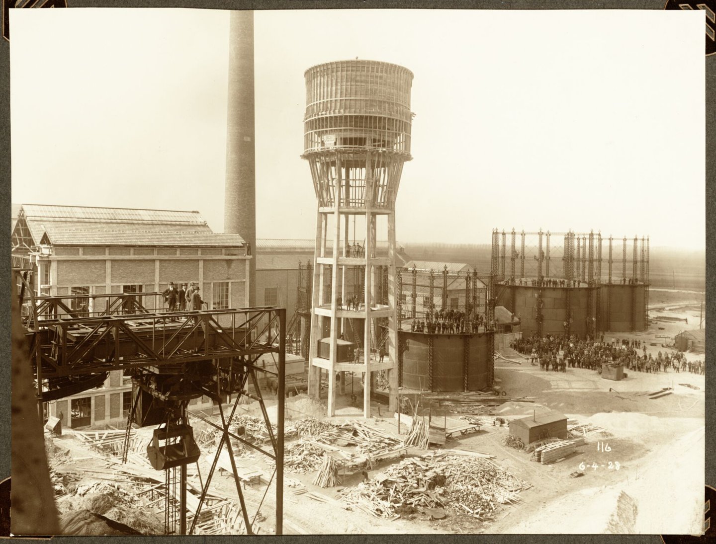 Bouw van ammoniakfabriek van cokesfabriek Kuhlmann in Zelzate