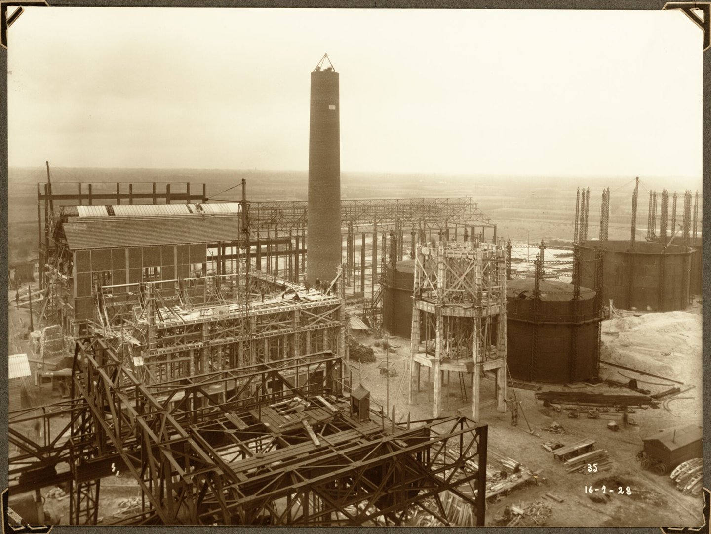 Bouw van generatorengebouw van ammoniakfabriek van cokesfabriek Kuhlmann in Zelzate