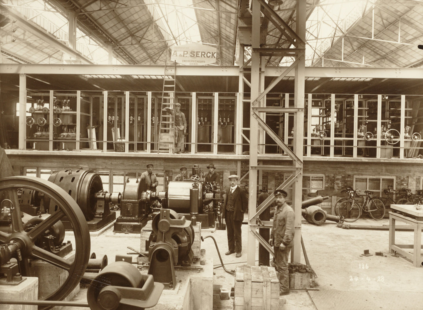 Bouw van turbo-alternatoren en transformatorenoverspanning van ammoniakfabriek van cokesfabriek Kuhlmann in Zelzate