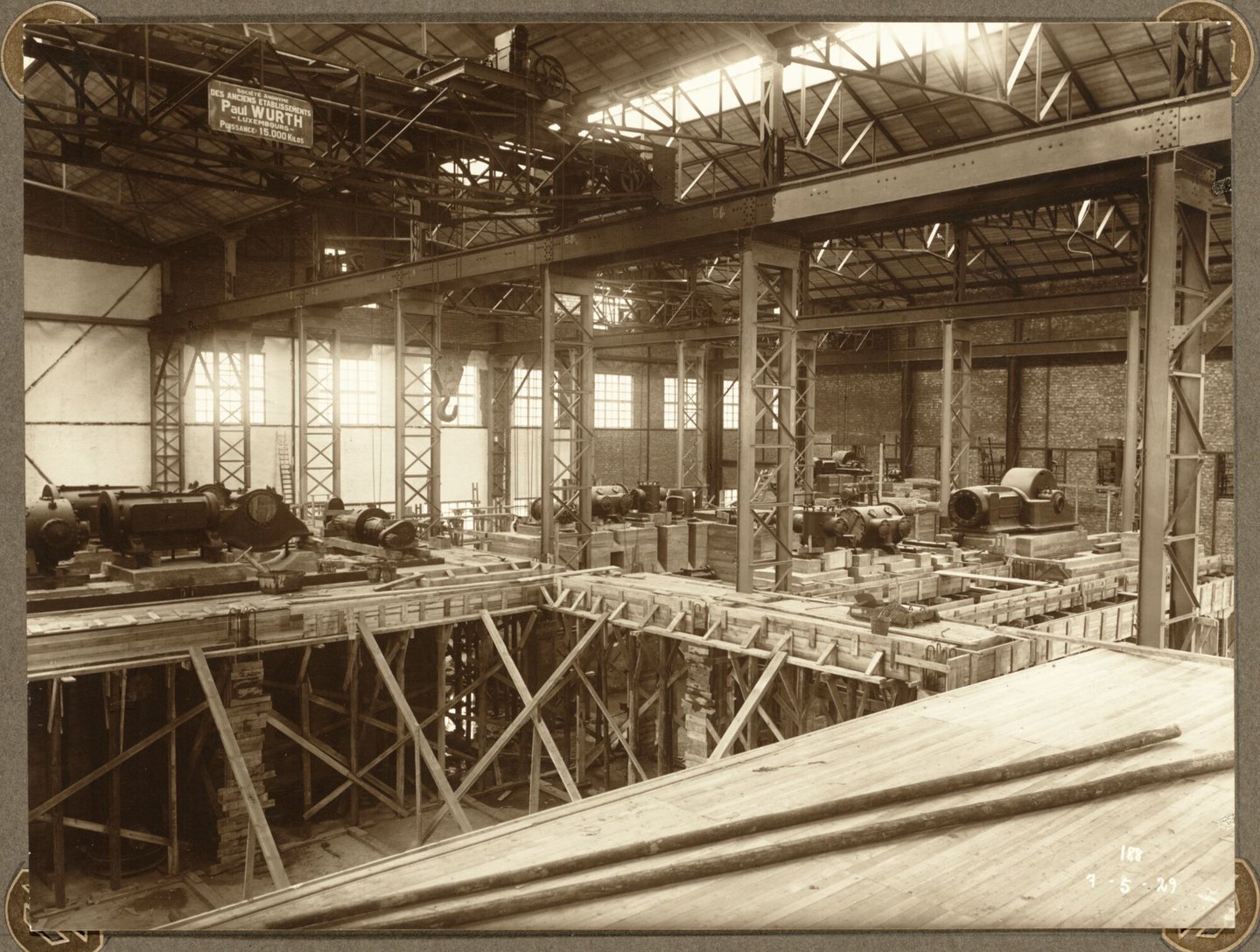 Bouw van atelier Linde van cokesfabriek Kuhlmann in Zelzate