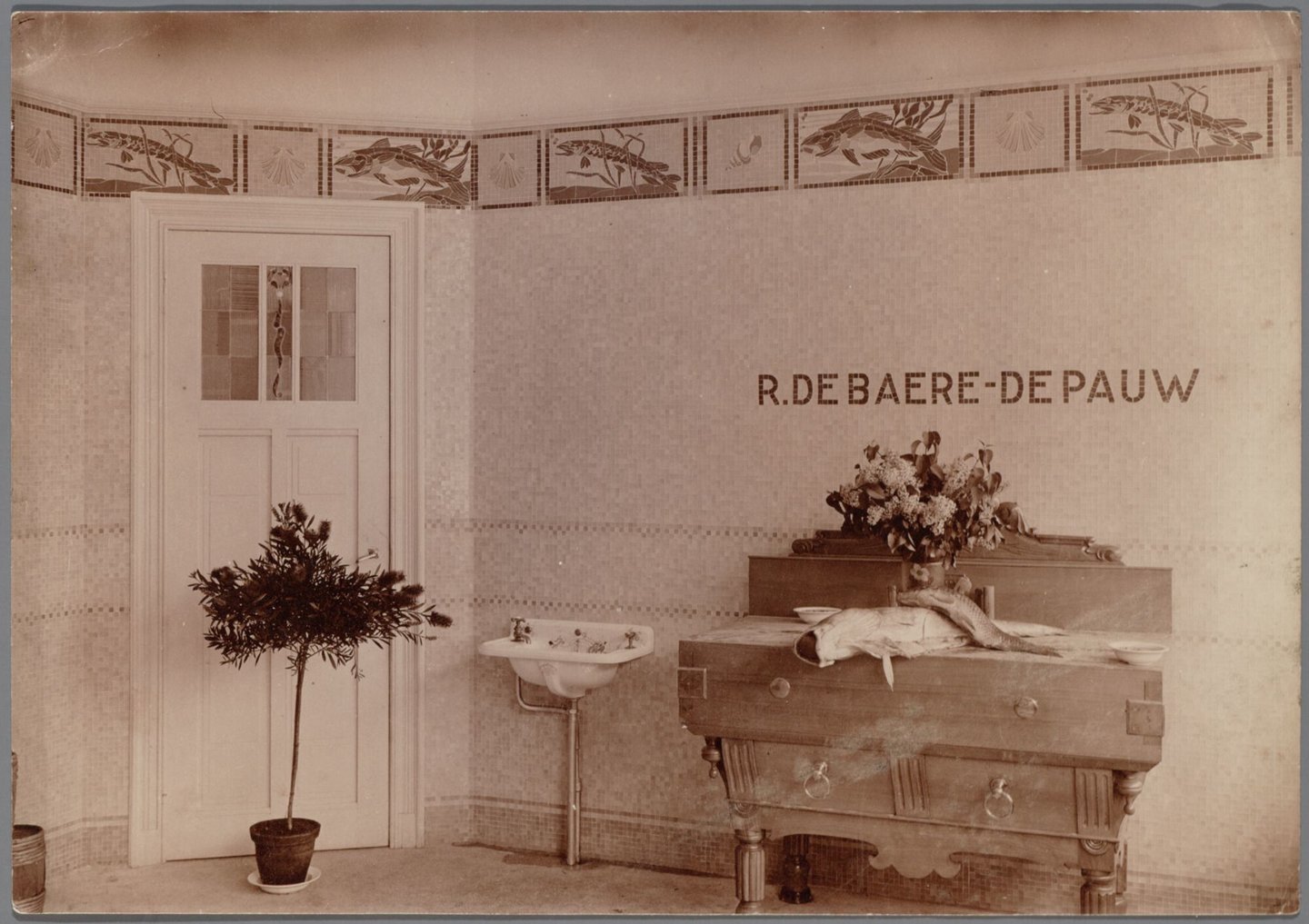 Interieur van viswinkel R. De Baere-De Pauw