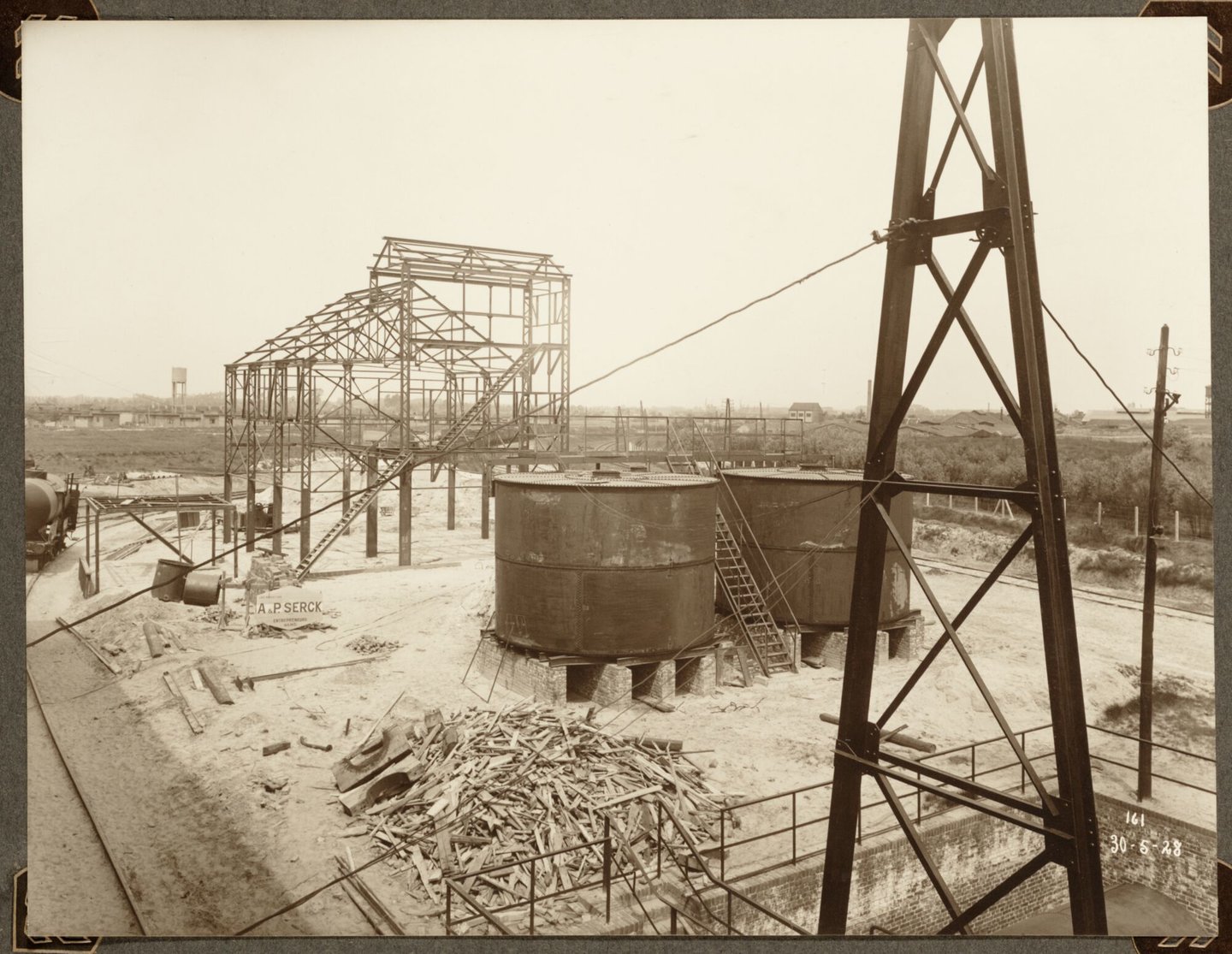 Bouw van ammoniakmagazijn van cokesfabriek Kuhlmann in Zelzate