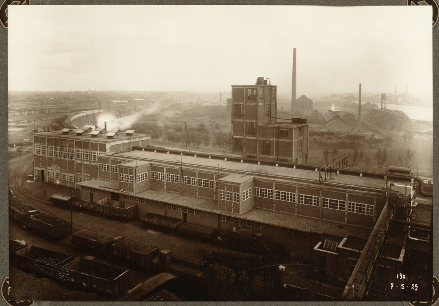 Bouw van sulfatatieatelier van cokesfabriek Kuhlmann in Zelzate
