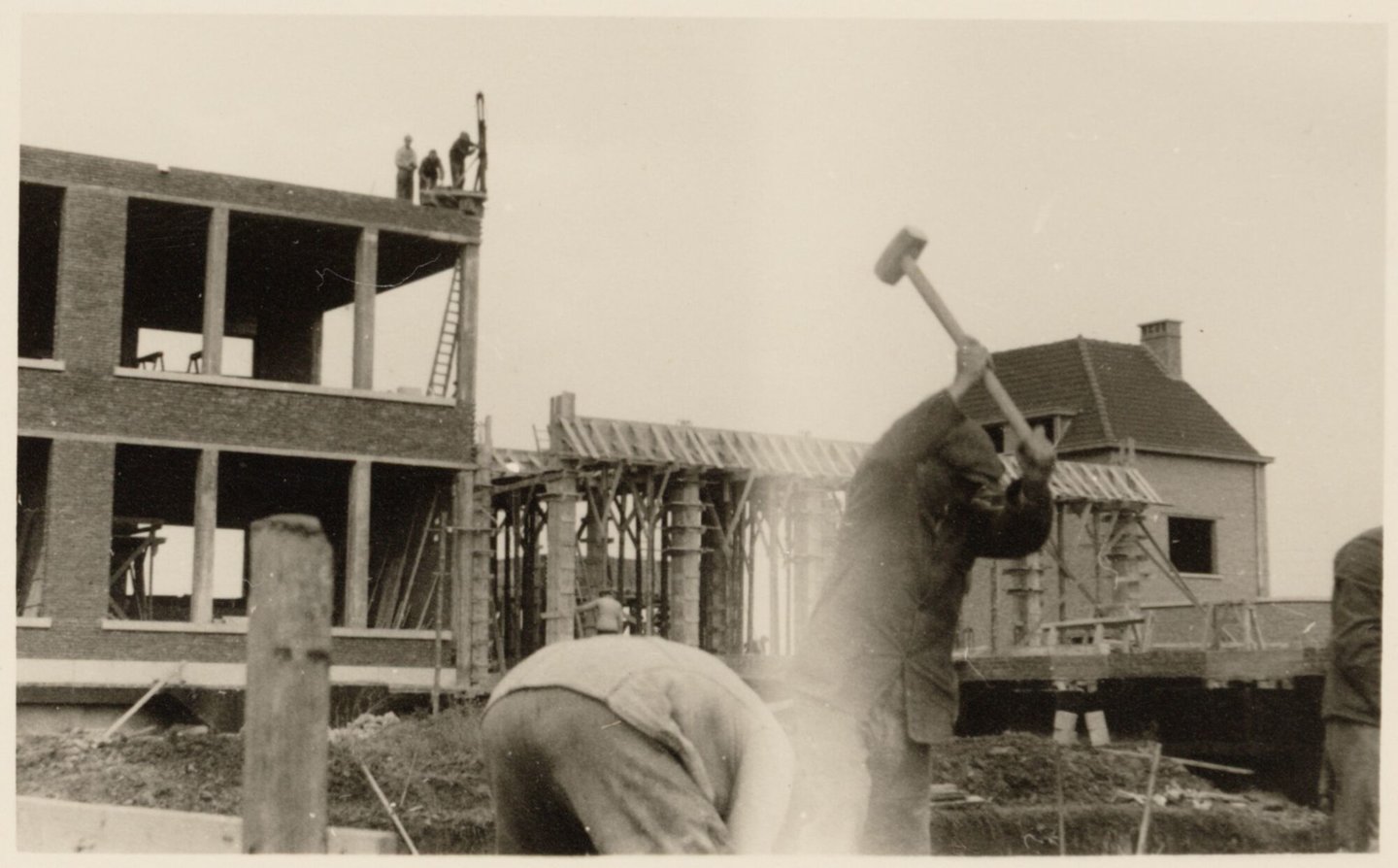 Bouw van middelbare school Koninklijk Atheneum in Oudenaarde