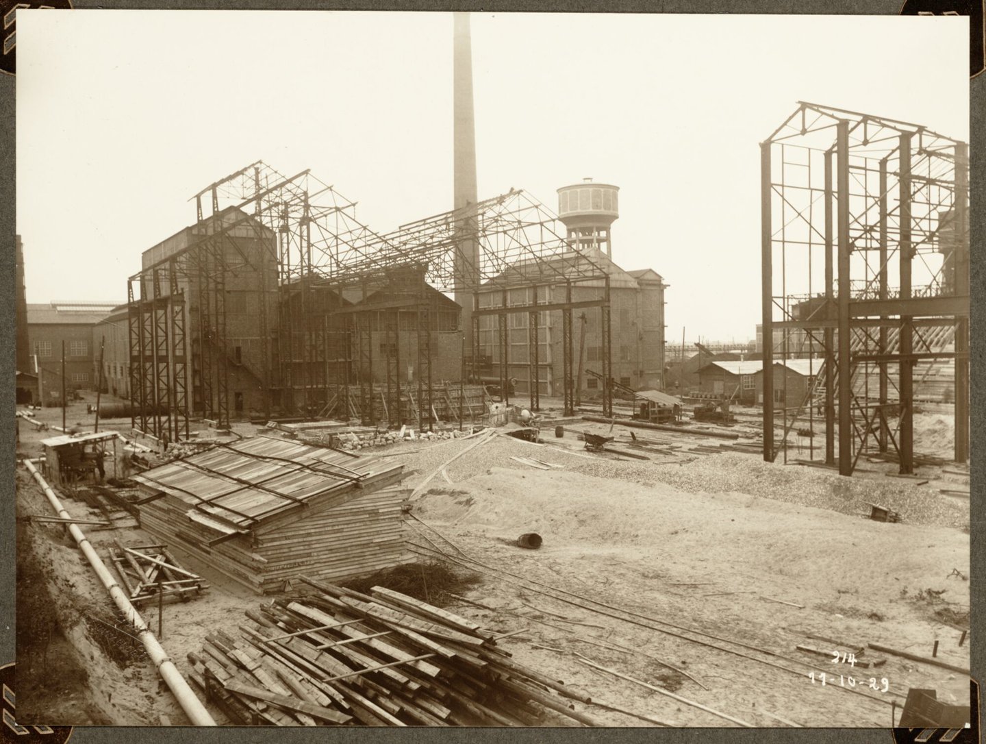 Bouw van ammoniakfabriek en N.E.C.-gebouw van cokesfabriek Kuhlmann in Zelzate