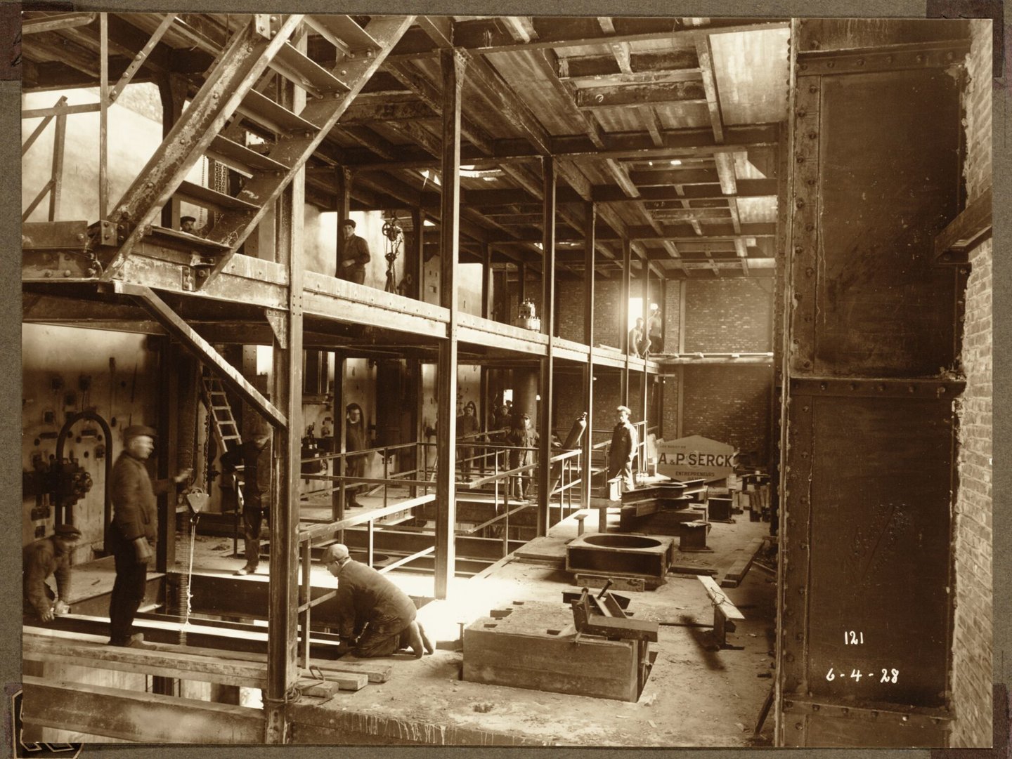 Bouw van katalyseruimte van ammoniakfabriek van cokesfabriek Kuhlmann in Zelzate