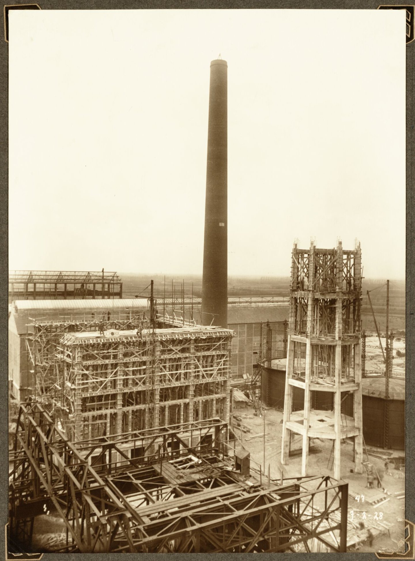 Bouw van generatorengebouw van ammoniakfabriek van cokesfabriek Kuhlmann in Zelzate
