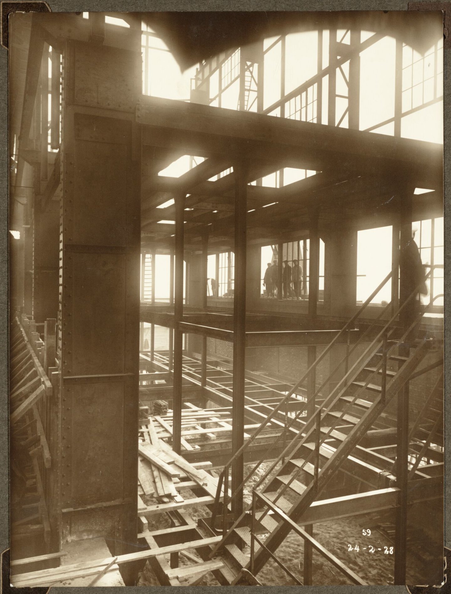 Bouw van katalyseoverspanning van ammoniakfabriek van cokesfabriek Kuhlmann in Zelzate